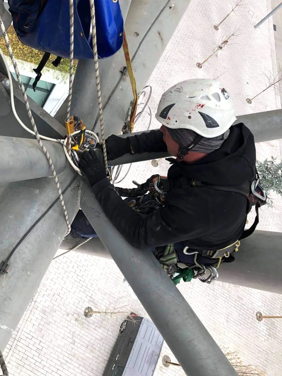 Cordiste travaux électriques